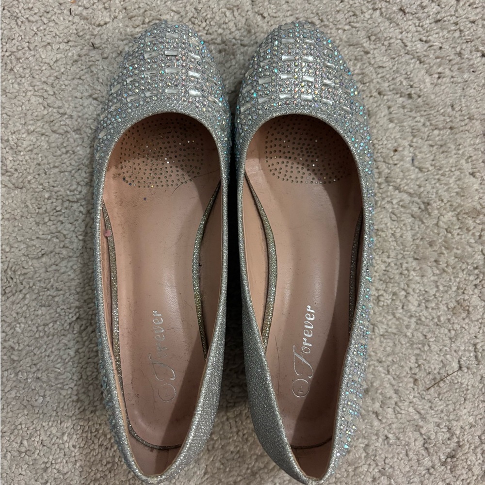 Forever size 7 Sparkling Silver Slip On Wedges